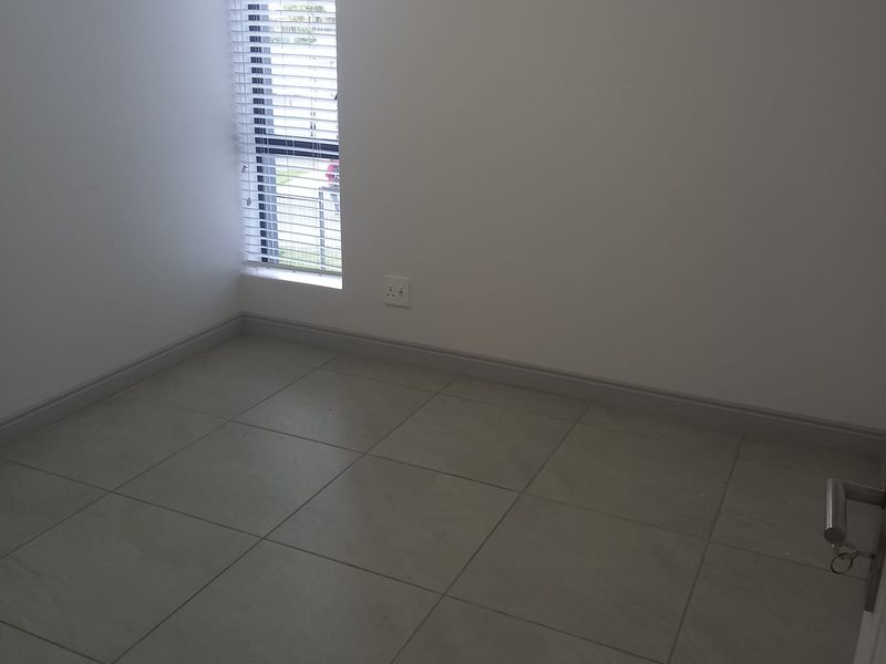 Family-Friendly 3-Bedroom Apartment for Long term rental. Island View. Close to Langeberg Mall. - Photo 10