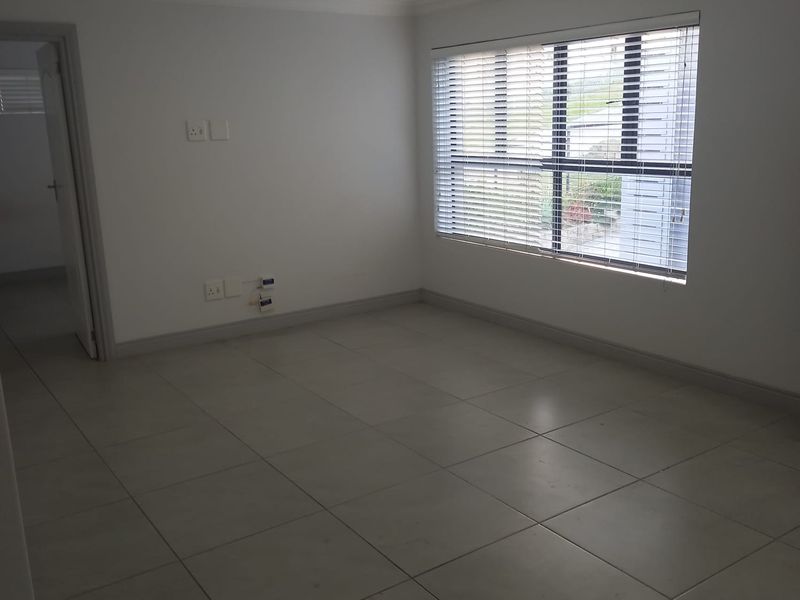 Family-Friendly 3-Bedroom Apartment for Long term rental. Island View. Close to Langeberg Mall. - Photo 9