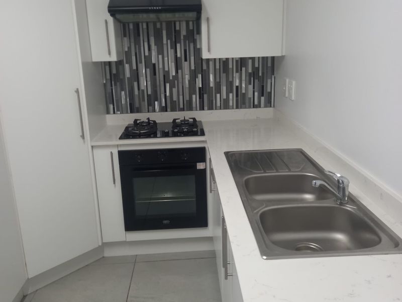 Family-Friendly 3-Bedroom Apartment for Long term rental. Island View. Close to Langeberg Mall. - Photo 7