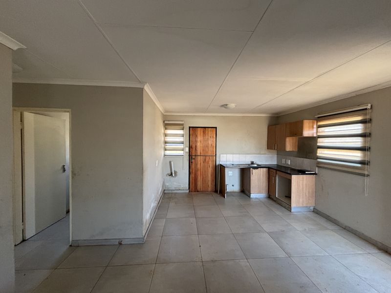 Spacious 3-bedroom Freehold home-  perfect for families seeking comfort and security - Photo 6
