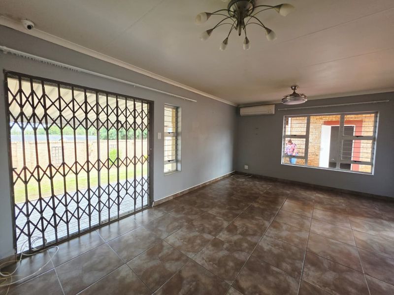 3 bedroom house - Photo 5