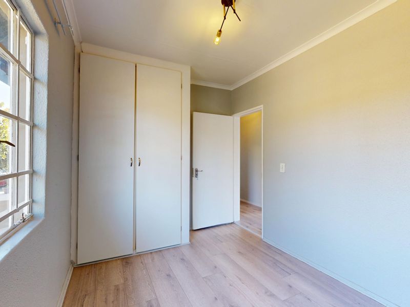 Modern Comfort Meets Exceptional Convenience Today - Photo 8