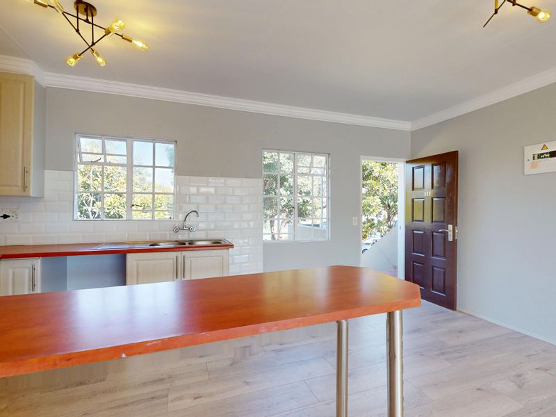 Modern Comfort Meets Exceptional Convenience Today - Photo 2