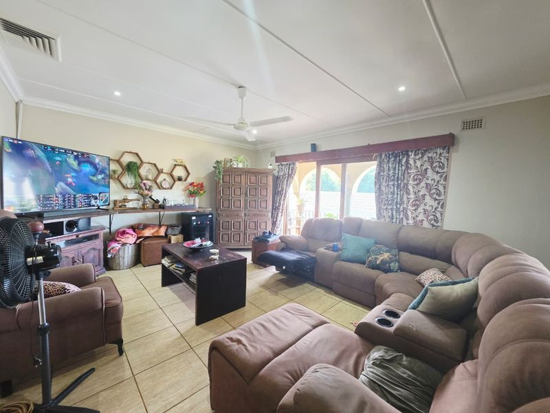 Elegant Family Living with Exceptional Space, Style & Versatility - Photo 6