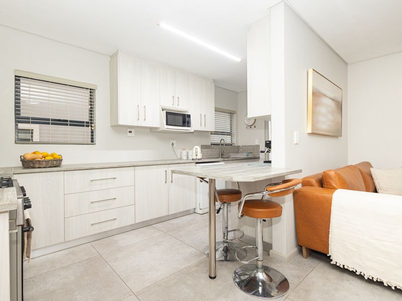 Exceptional Duplex Living in Altona Village - Photo 3