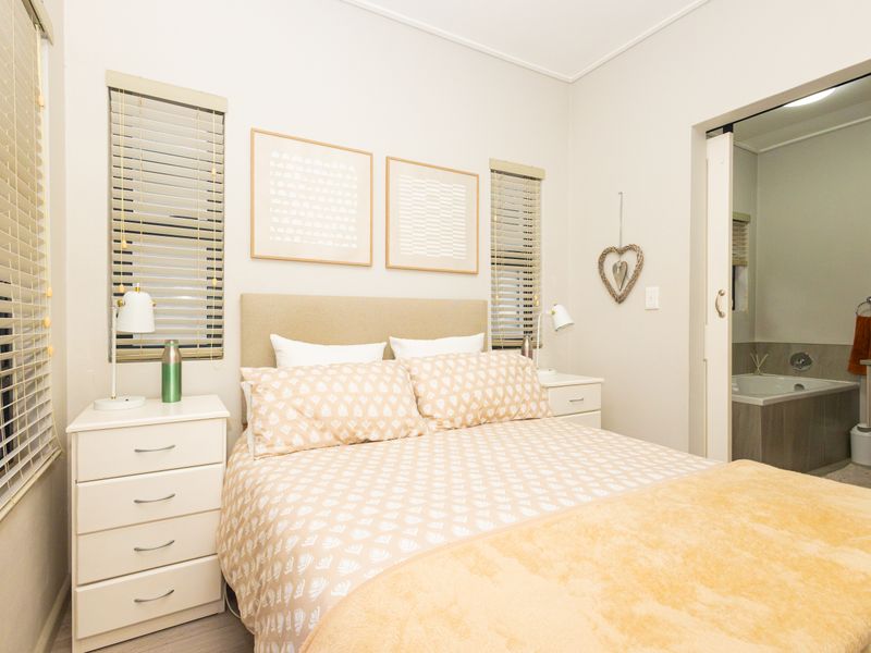 Exceptional Duplex Living in Altona Village - Photo 10