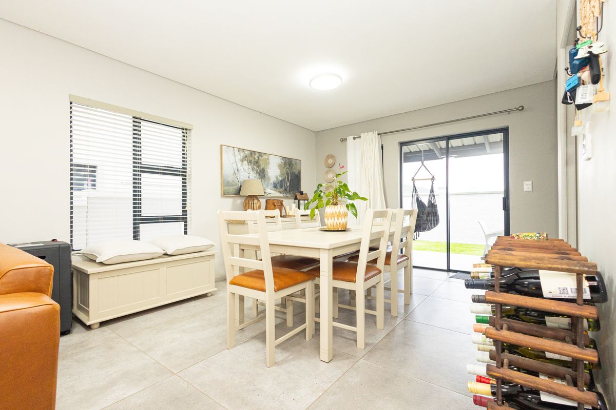 Exceptional Duplex Living in Altona Village - Photo 5