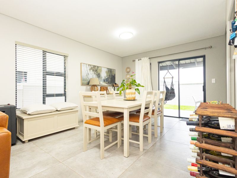 Exceptional Duplex Living in Altona Village - Photo 5
