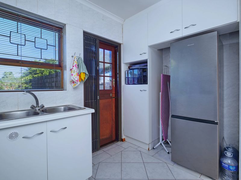 Neat 3 bedroom Family Home for Sale in Sherwood - Photo 9