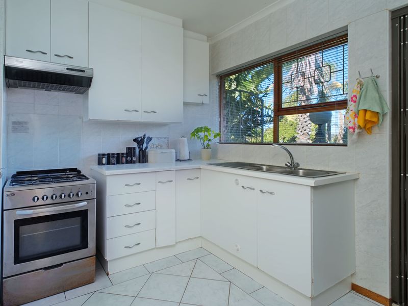 Neat 3 bedroom Family Home for Sale in Sherwood - Photo 10