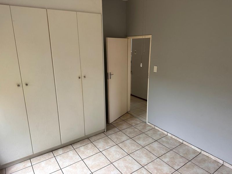 Charming Ground Floor  2-Bedroom Apartment for Sale. - Photo 7