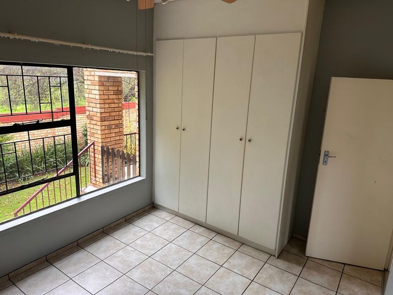 Charming Ground Floor  2-Bedroom Apartment for Sale. - Photo 6