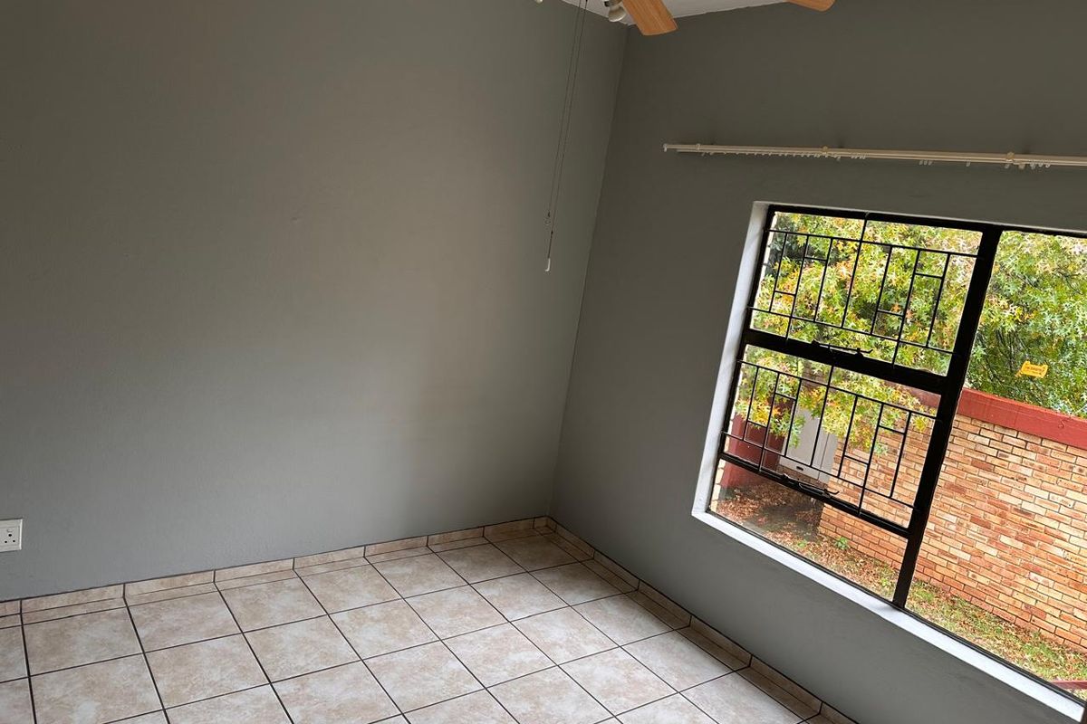 Charming Ground Floor  2-Bedroom Apartment for Sale. - Photo 5