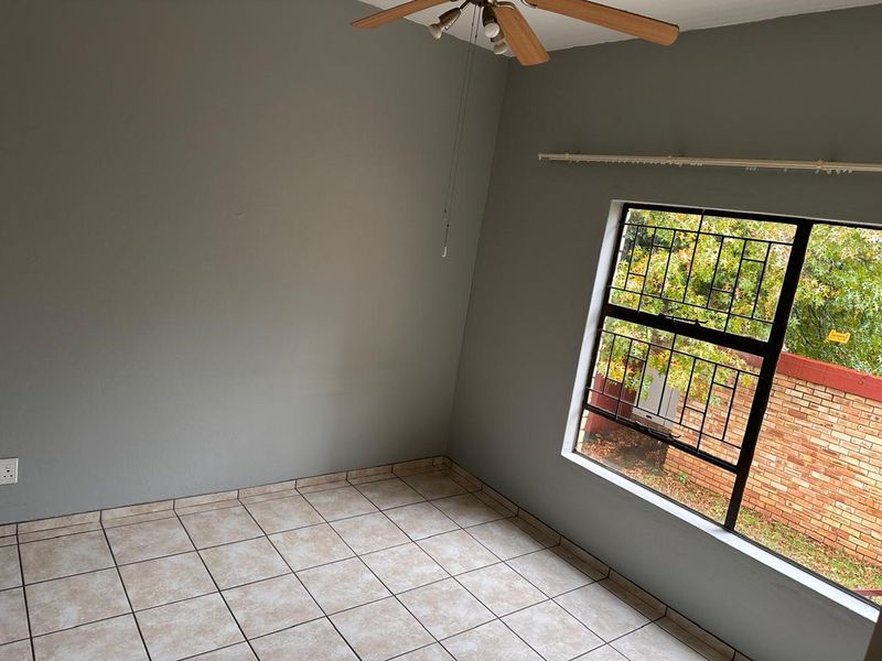 Charming Ground Floor  2-Bedroom Apartment for Sale. - Photo 5