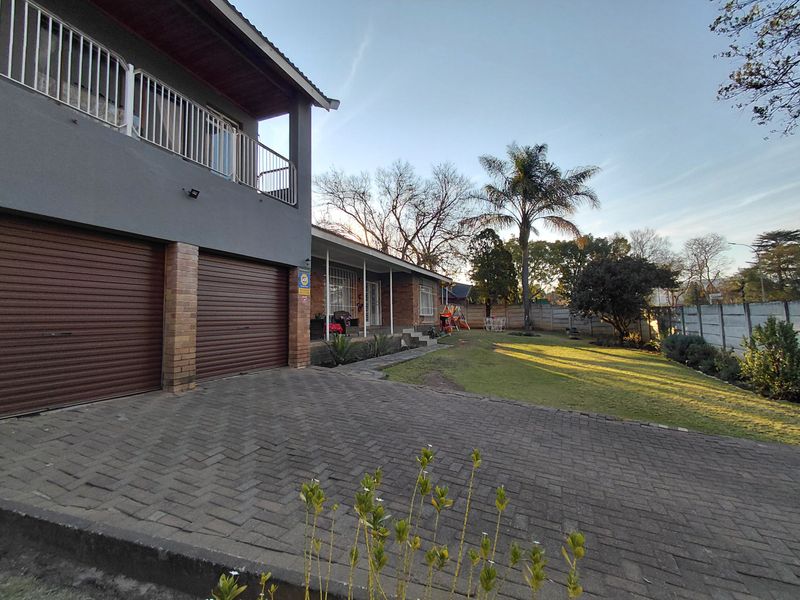 Beautiful, maintained family home for sale. - Photo 2