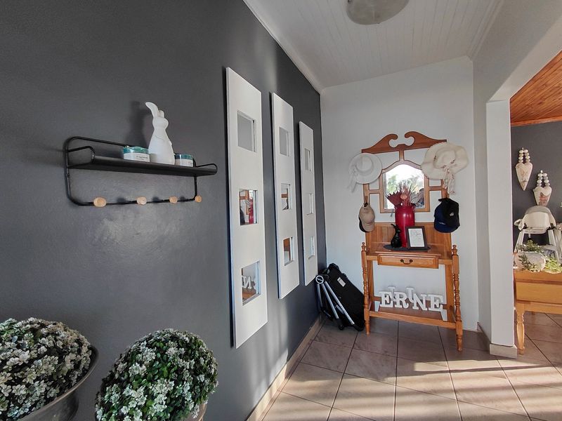 Beautiful, maintained family home for sale. - Photo 10