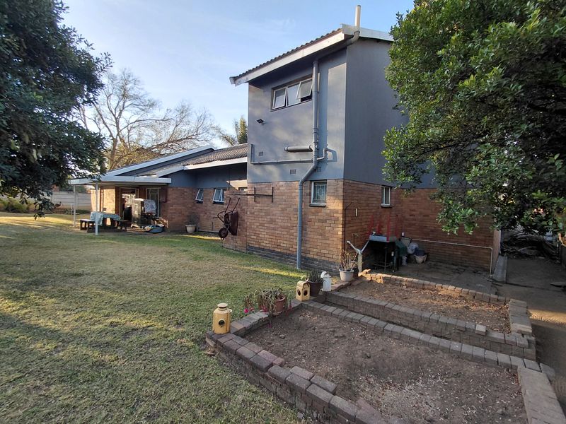 Beautiful, maintained family home for sale. - Photo 9