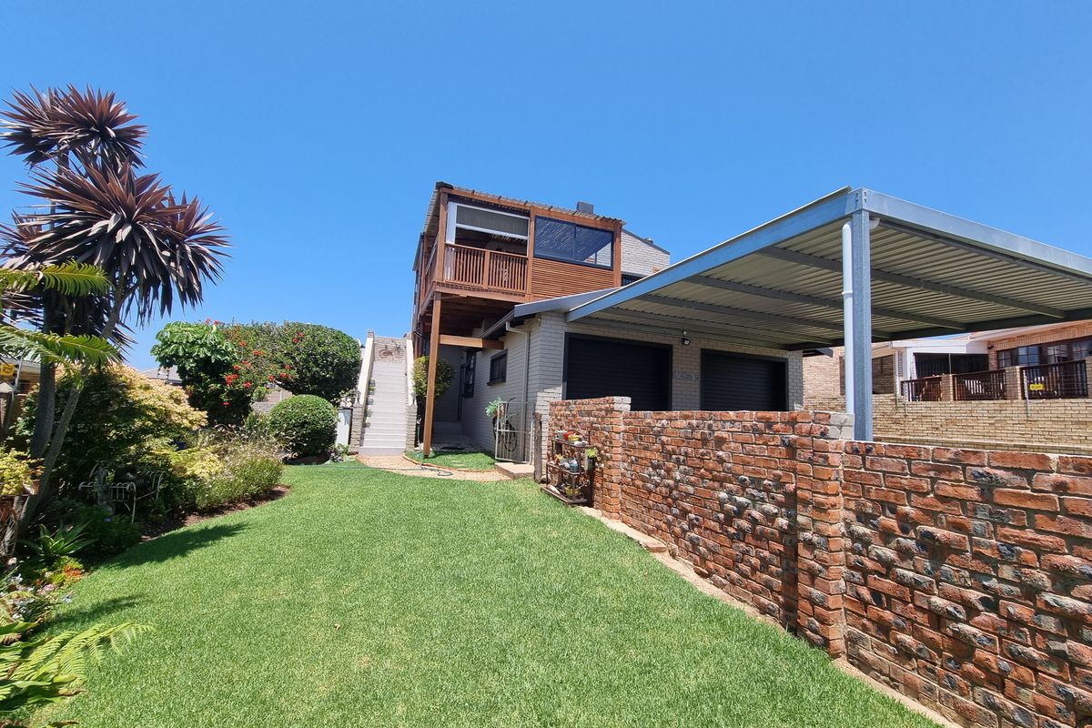 Luxury Home in Sought-After Wavecrest with Spectacular Views and a Prestigious Address - Photo 3