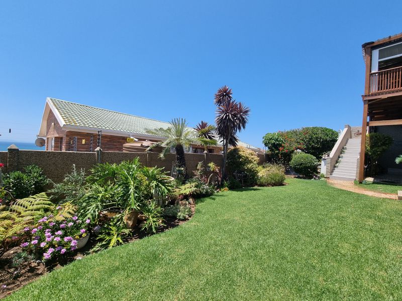 Luxury Home in Sought-After Wavecrest with Spectacular Views and a Prestigious Address - Photo 4