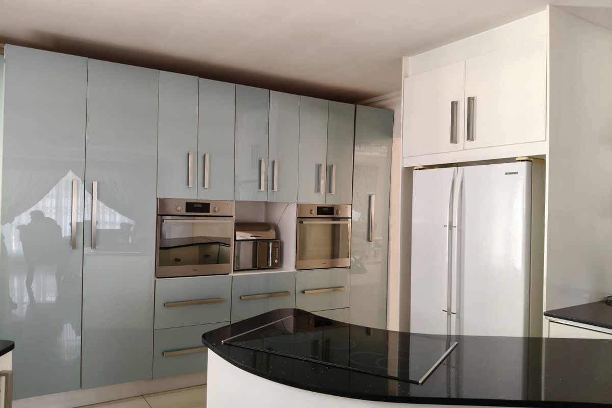 Charming 3-bedroom house for sale in Mogwase—perfect for family living and close to local amenities! - Photo 2