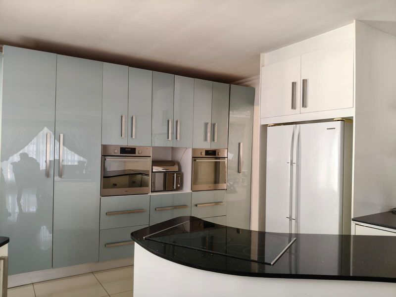Charming 3-bedroom house for sale in Mogwase—perfect for family living and close to local amenities! - Photo 2