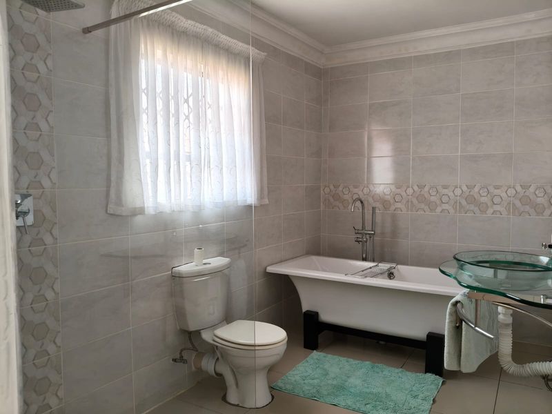 Charming 3-bedroom house for sale in Mogwase—perfect for family living and close to local amenities! - Photo 9