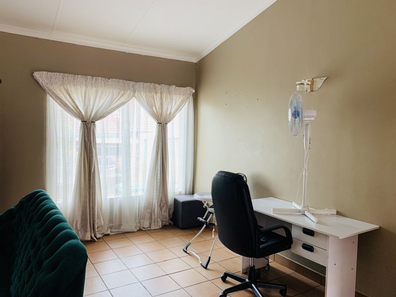 Beautiful and extremely well kept unit in a safely guarded and peaceful complex. - Photo 8