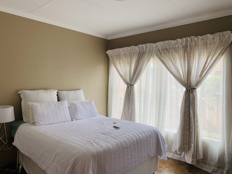 Beautiful and extremely well kept unit in a safely guarded and peaceful complex. - Photo 9