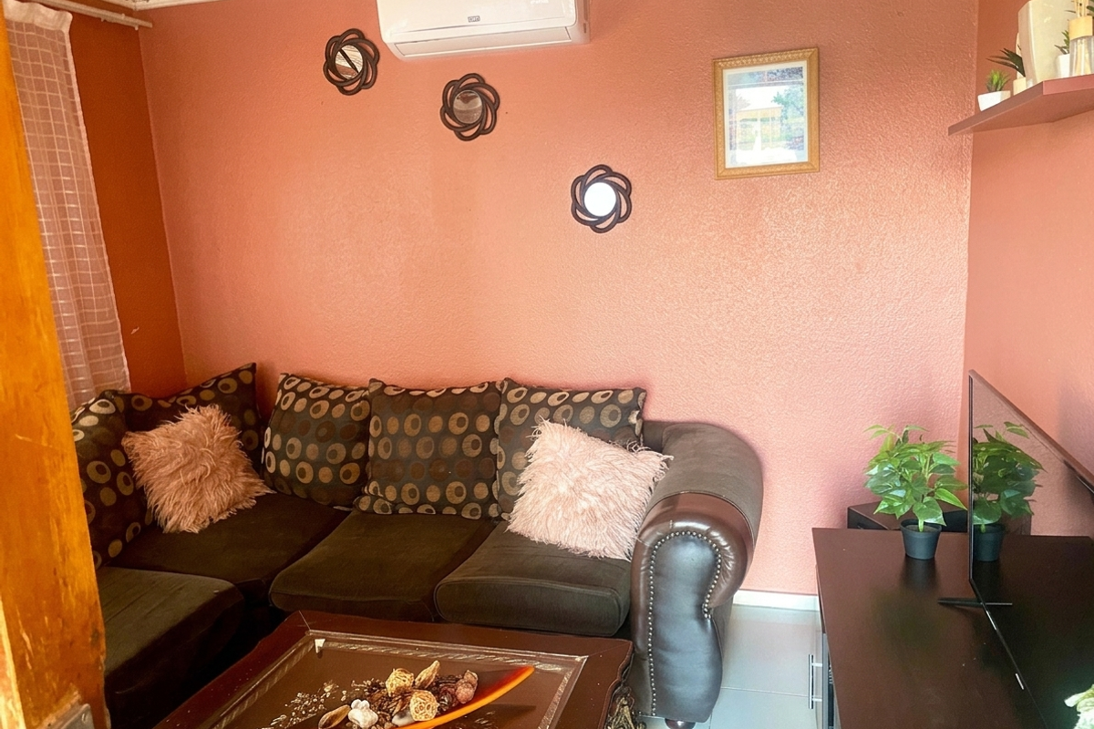 Spacious Family Home with Large Yard in Tlhabane - Photo 4