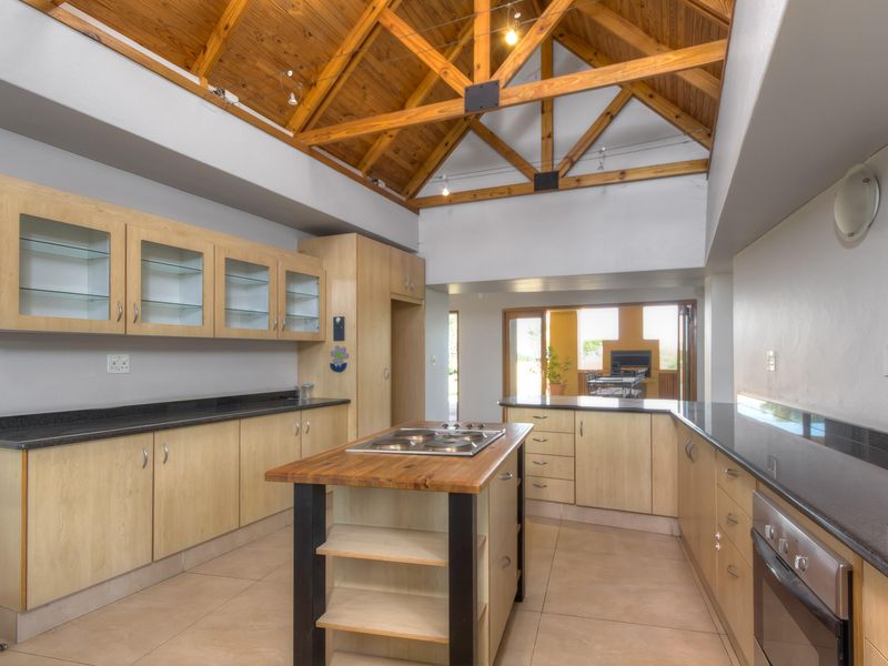 Two Homes for the Price of One!! Exceptional Value for Money!! - Photo 8