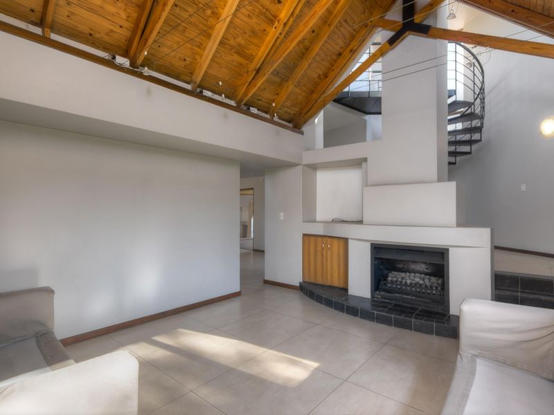 Two Homes for the Price of One!! Exceptional Value for Money!! - Photo 4