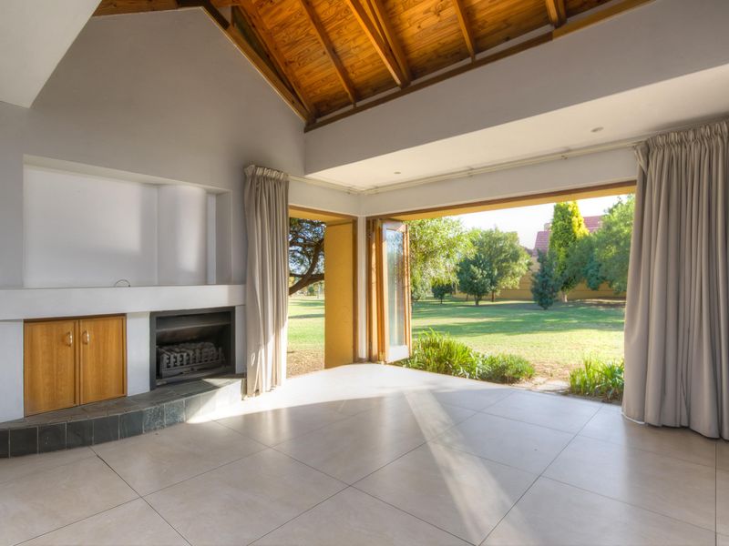 Two Homes for the Price of One!! Exceptional Value for Money!! - Photo 3