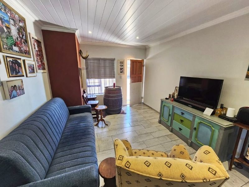 A sanctuary of comfort and security in Dana Bay - Photo 6