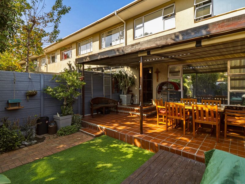 Rare Opportunity in Audas Estate – Spacious 3-Bedroom Duplex with Double Garage - Photo 3
