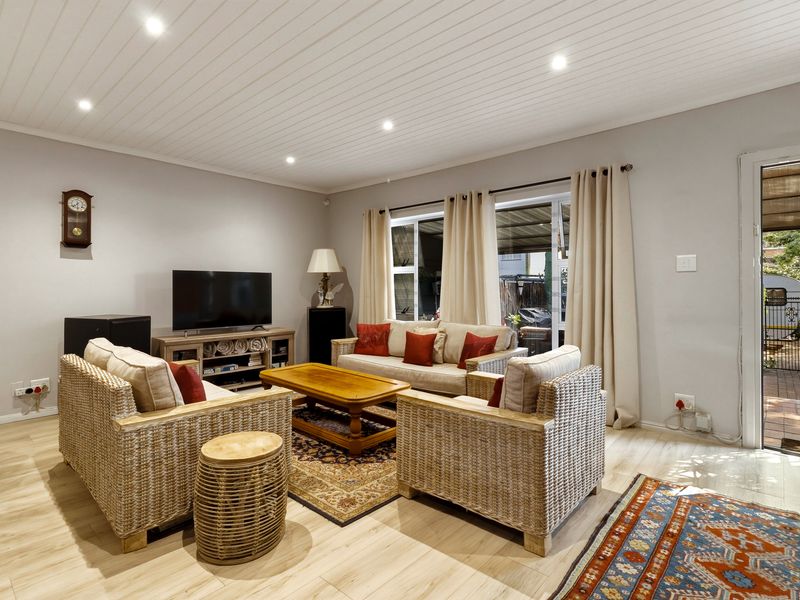 Rare Opportunity in Audas Estate – Spacious 3-Bedroom Duplex with Double Garage - Photo 5