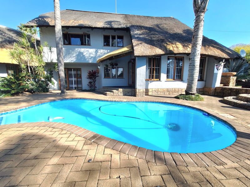 Spacious Family Home for sale - Photo 2