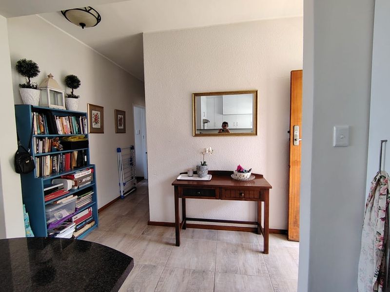Charming Fully Furnished 1-Bed Flat in Strand with Ocean Views - Photo 3