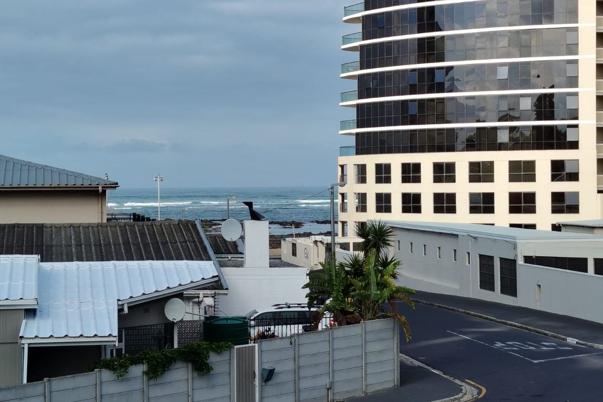 Charming Fully Furnished 1-Bed Flat in Strand with Ocean Views - Photo 2