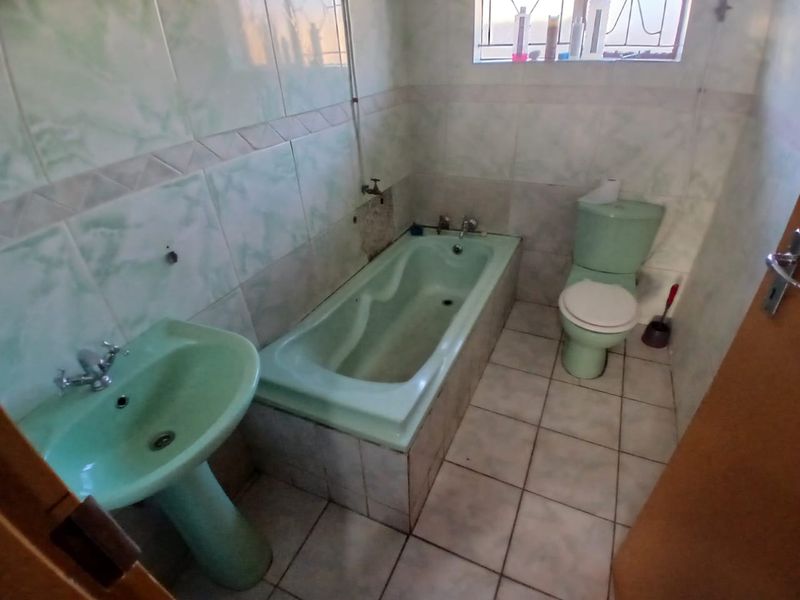 This Home Is Awaiting Your Personal Touch - Photo 10