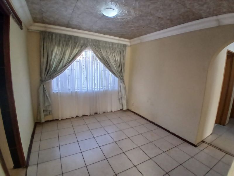 This Home Is Awaiting Your Personal Touch - Photo 7