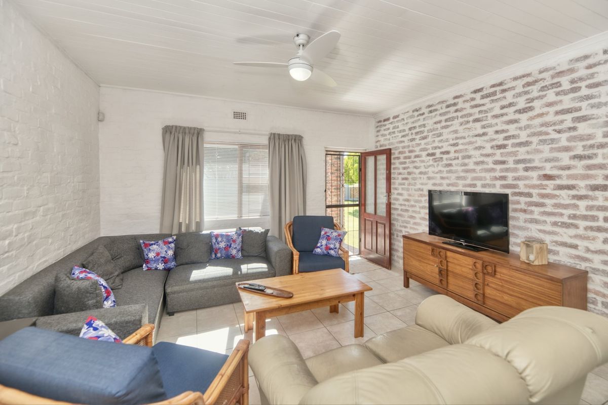 Prime Coastal Living – Long-Term Rental in Port Jackson, Struisbaai - Photo 5