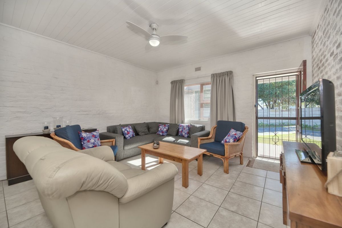 Prime Coastal Living – Long-Term Rental in Port Jackson, Struisbaai - Photo 4