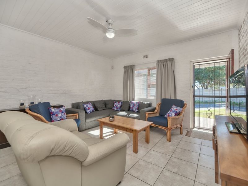 Prime Coastal Living – Long-Term Rental in Port Jackson, Struisbaai - Photo 4