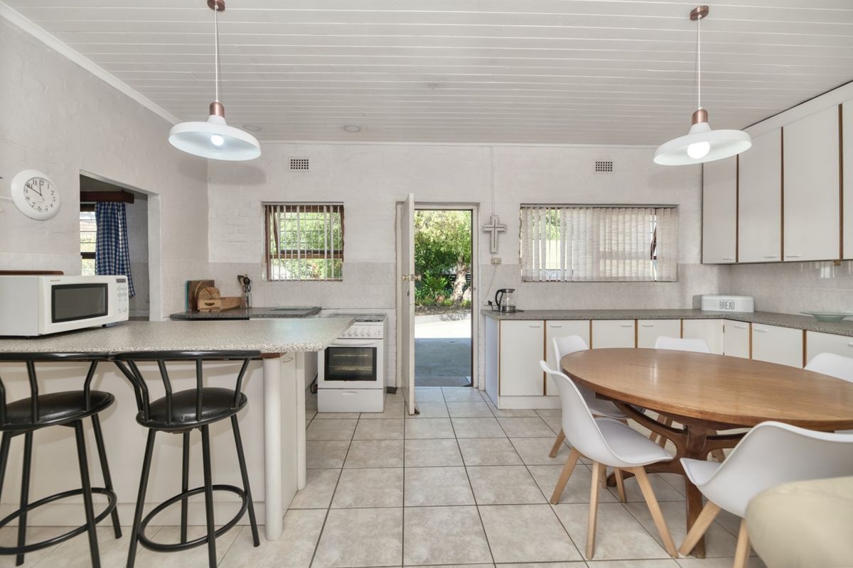 Prime Coastal Living – Long-Term Rental in Port Jackson, Struisbaai - Photo 3