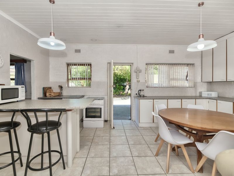 Prime Coastal Living – Long-Term Rental in Port Jackson, Struisbaai - Photo 3