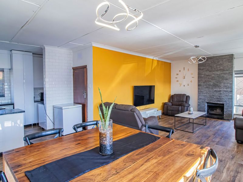 Modern Gem in the Heart of Ridgeway - Ampul Parking!!!