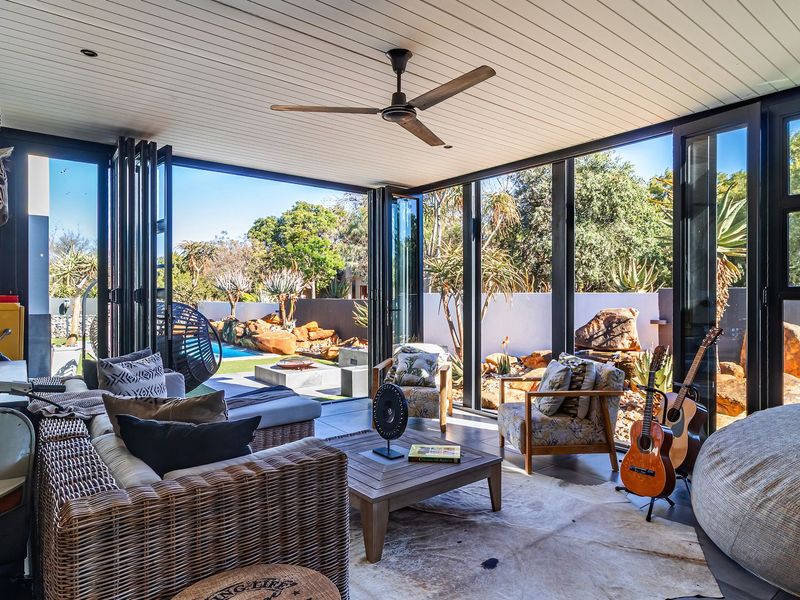 Sun, Style & Serenity: A Modern Single-Storey Home at Roodeplaat Dam - Photo 3