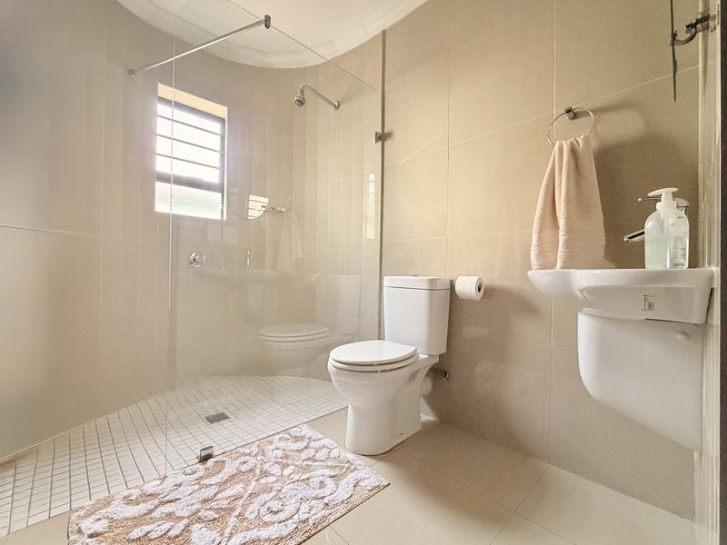 3-Bedroom Home with Separate 1-Bedroom Flatlet in Prime Onrus Location - Photo 10