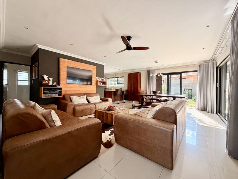 3-Bedroom Home with Separate 1-Bedroom Flatlet in Prime Onrus Location - Photo 9