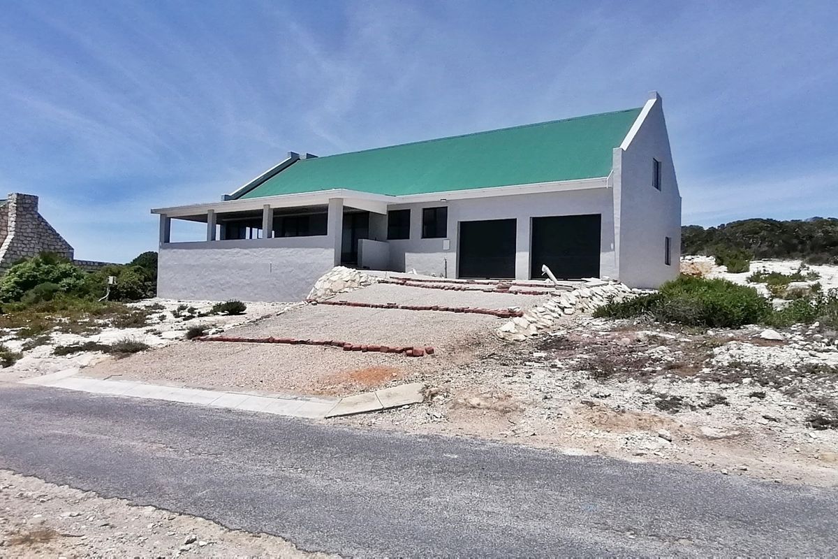 Modern Coastal Living in an Exclusive Nature Reserve - Photo 2